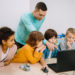 Como é possível manter um ambiente ideal para o ensino, com ajuda de soluções de tecnologia?